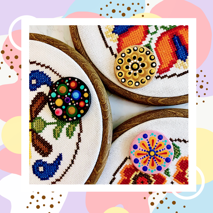 NEEDLE MINDERS
