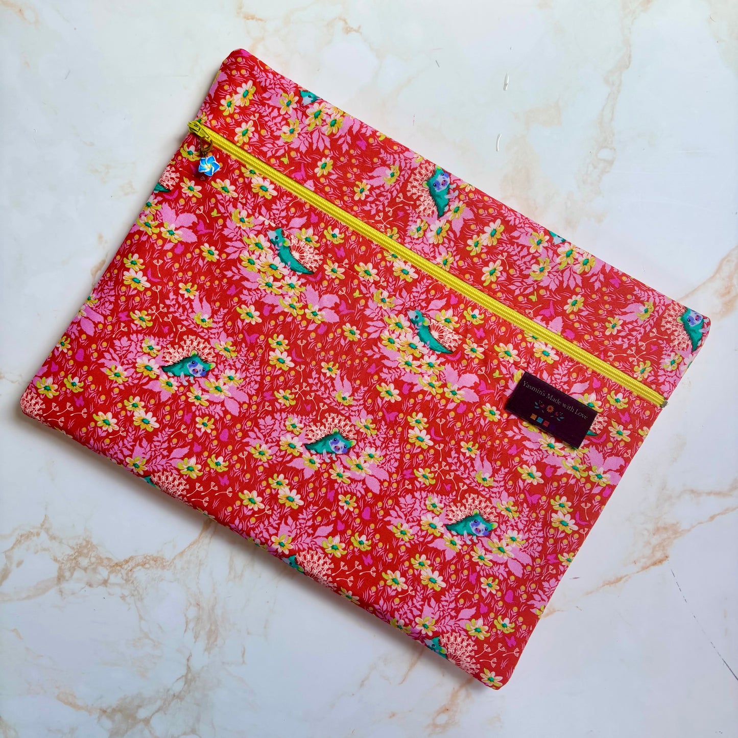 Tiny Beasts Pink Hedgehog Project Bag 11’x14’ (27.9cm x 35.6cm)