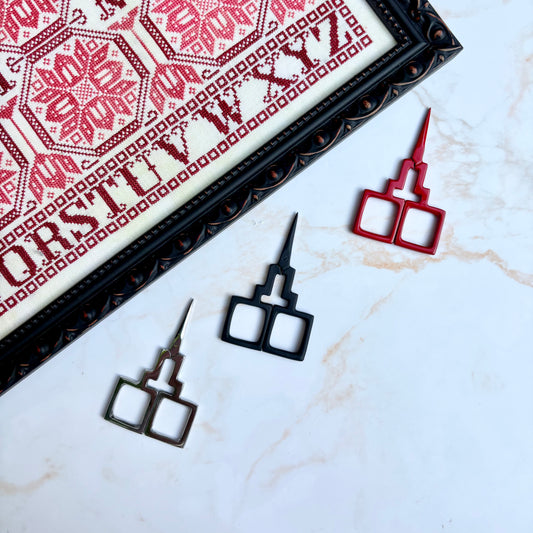 Compact oxbow‑shaped embroidery scissors by Kelmscott Designs
