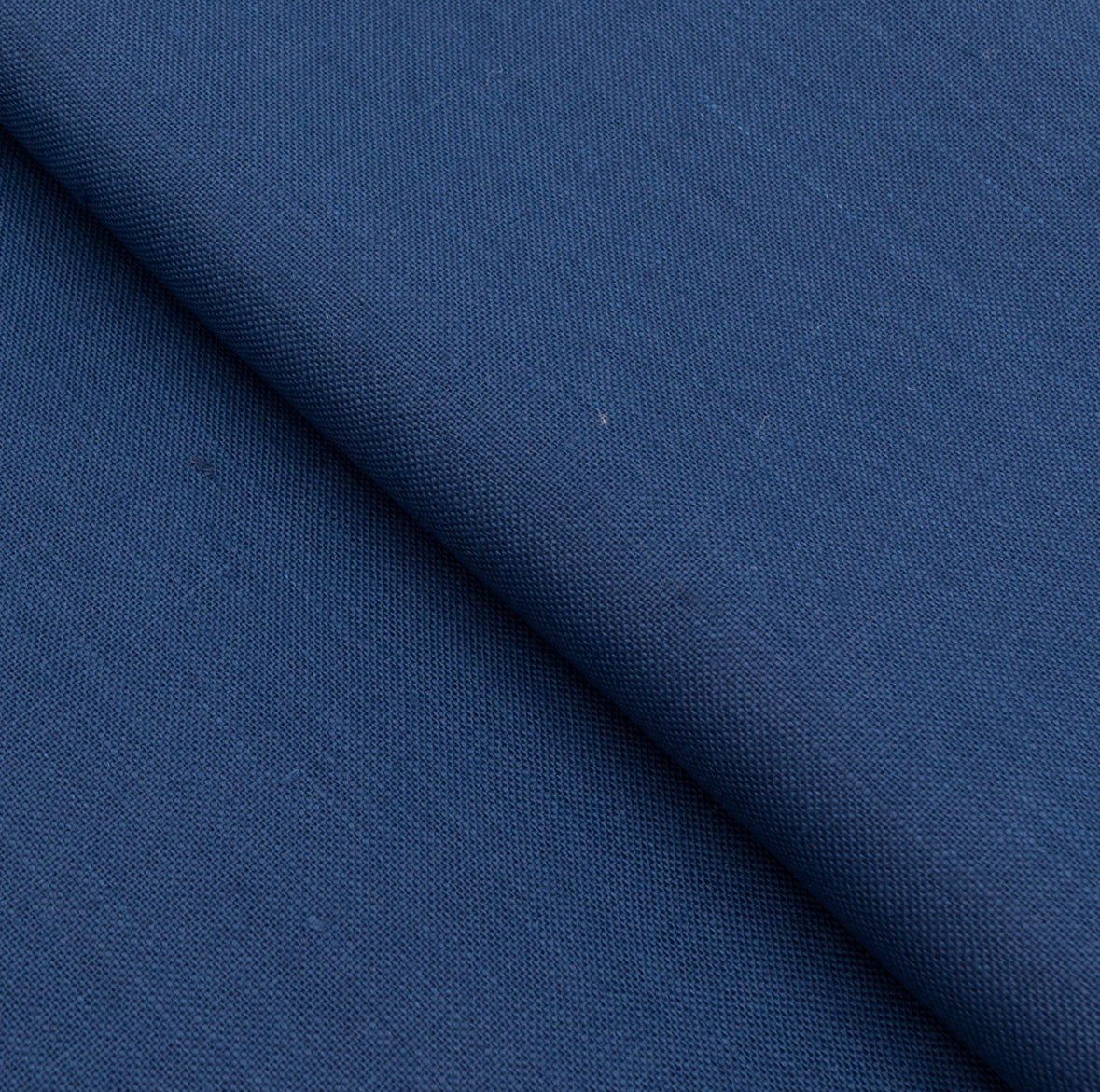 Zweigart 32ct Belfast Linen Evenweave – Navy Blue (589)