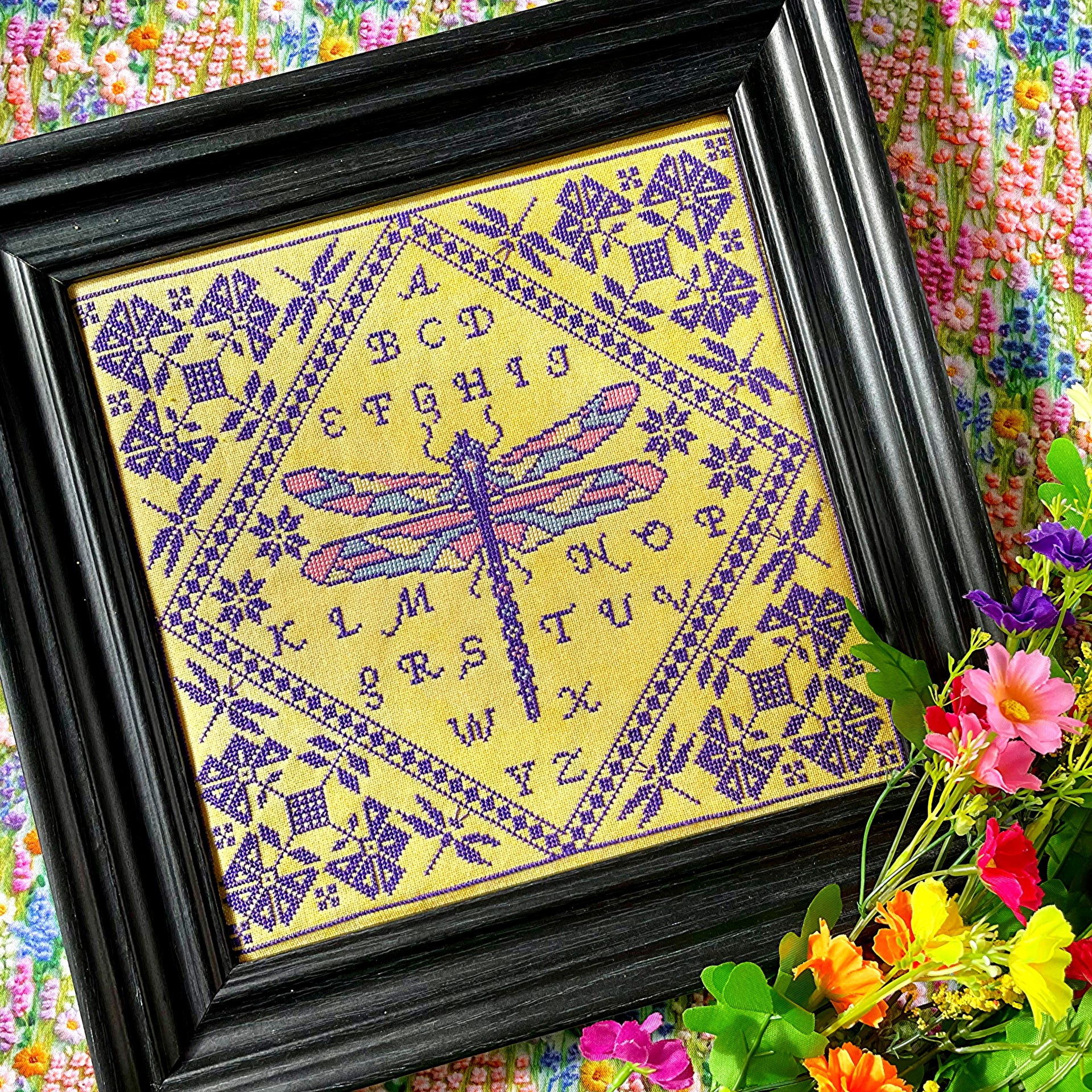 Dragonfly Quaker Cross-stitch Chart