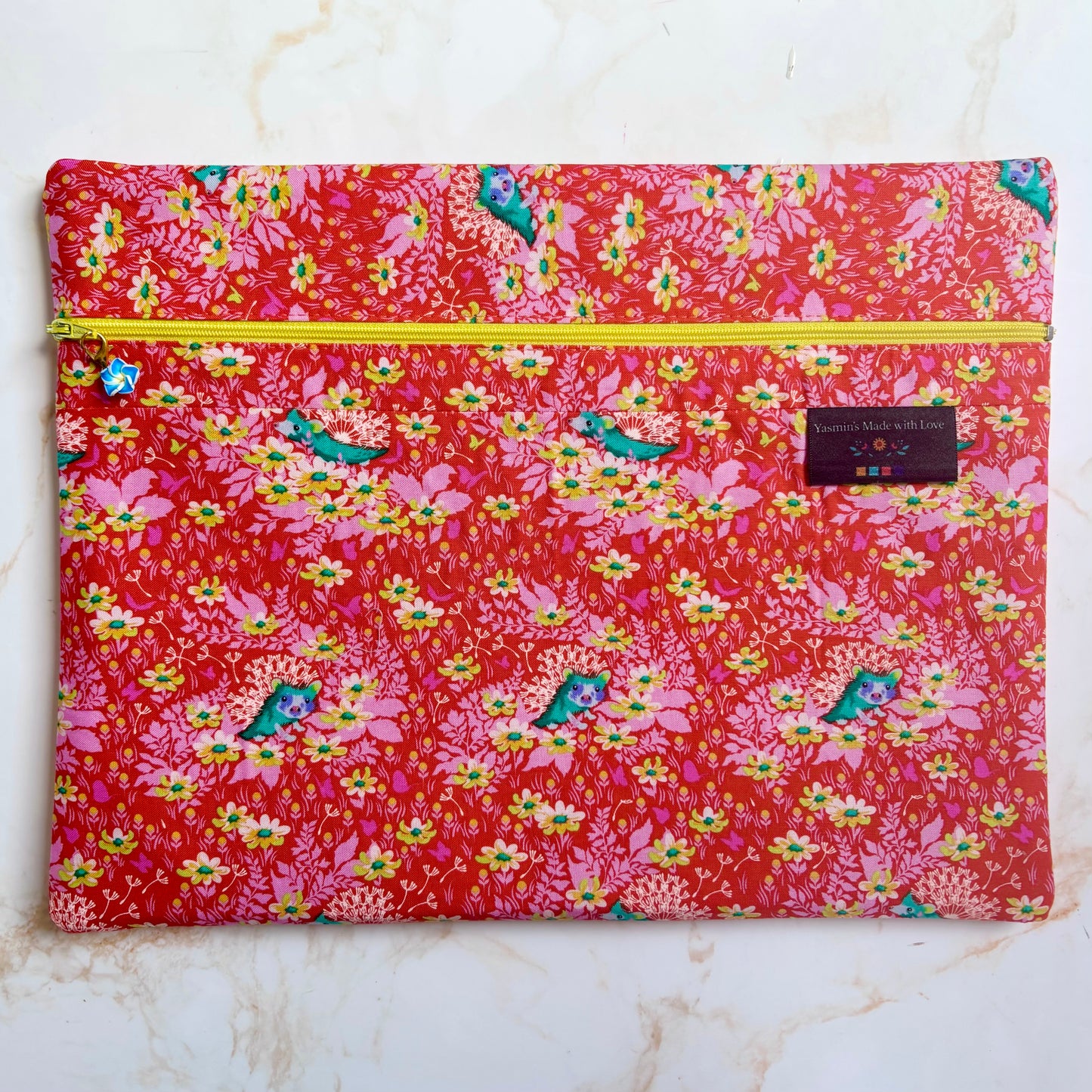 Tiny Beasts Pink Hedgehog Project Bag 11’x14’ (27.9cm x 35.6cm)