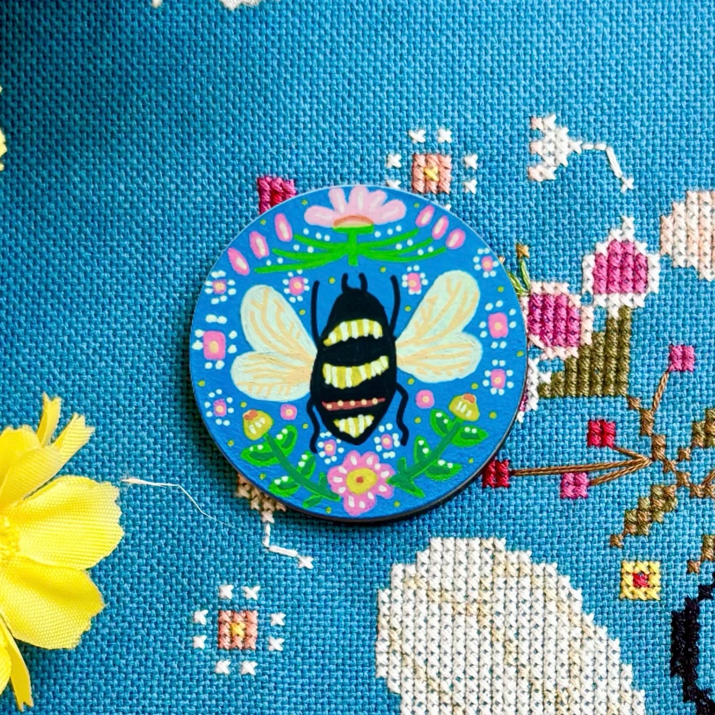 Bumblebee Bliss Needle Minder