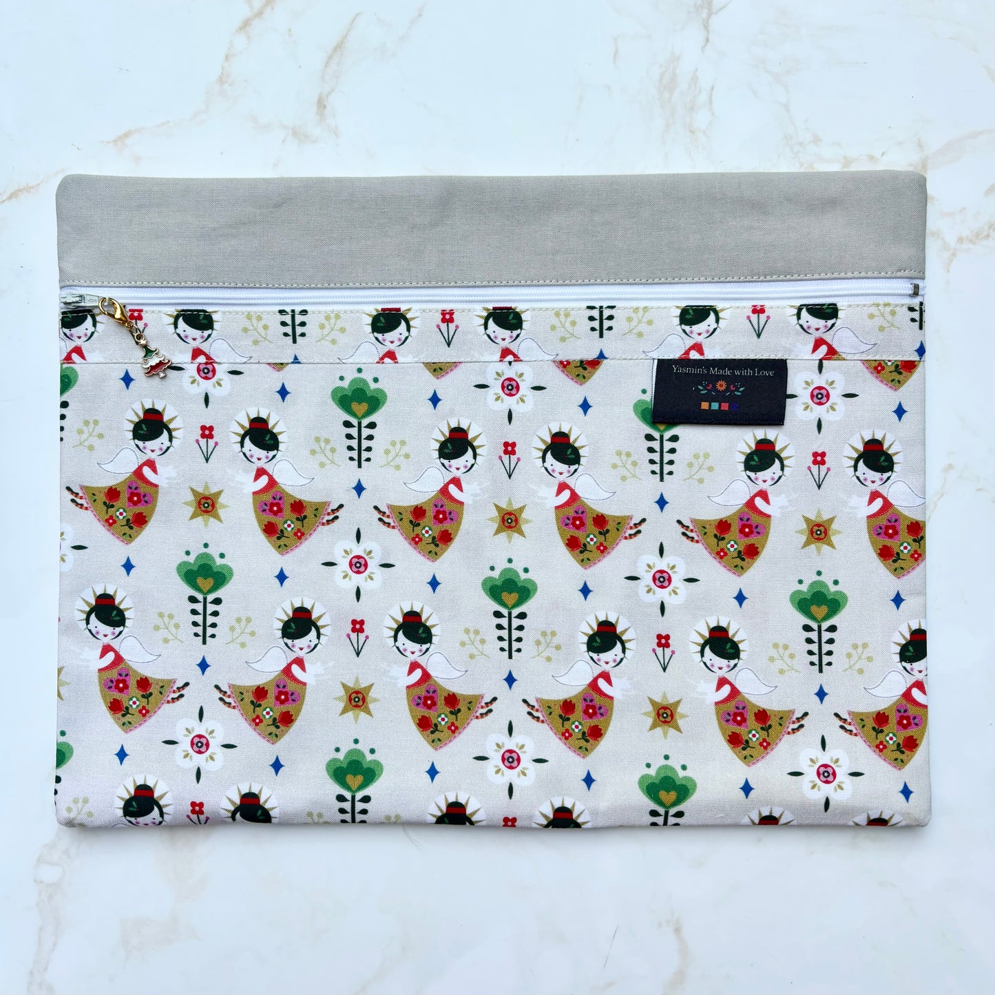 Christmas Project Bag Size: 11’x14’ (27.9cm x 35.6cm)