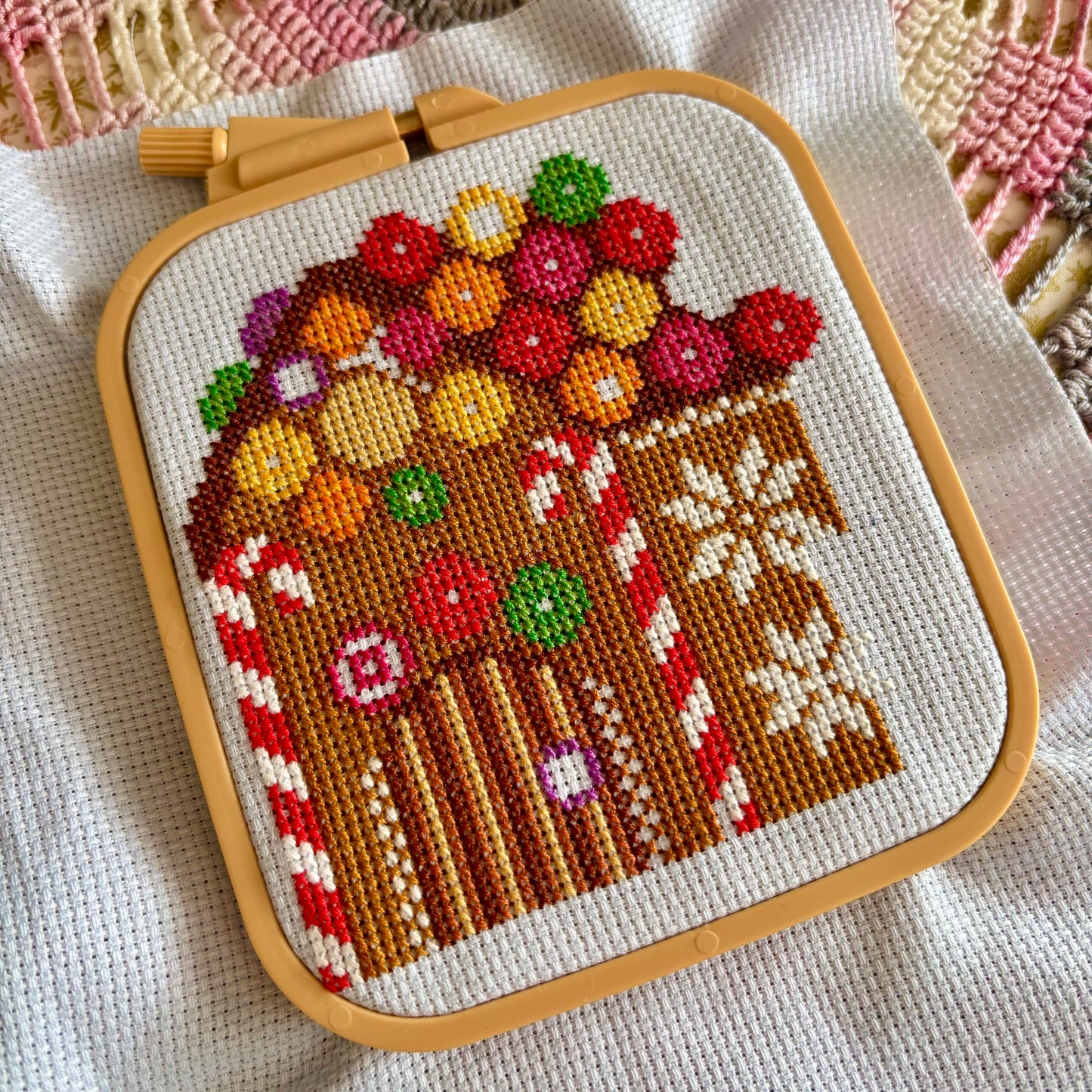 Nurge Embroidery Hoops - Size 1 (11cm x 9.5cm or 4.3” x 3.75”)