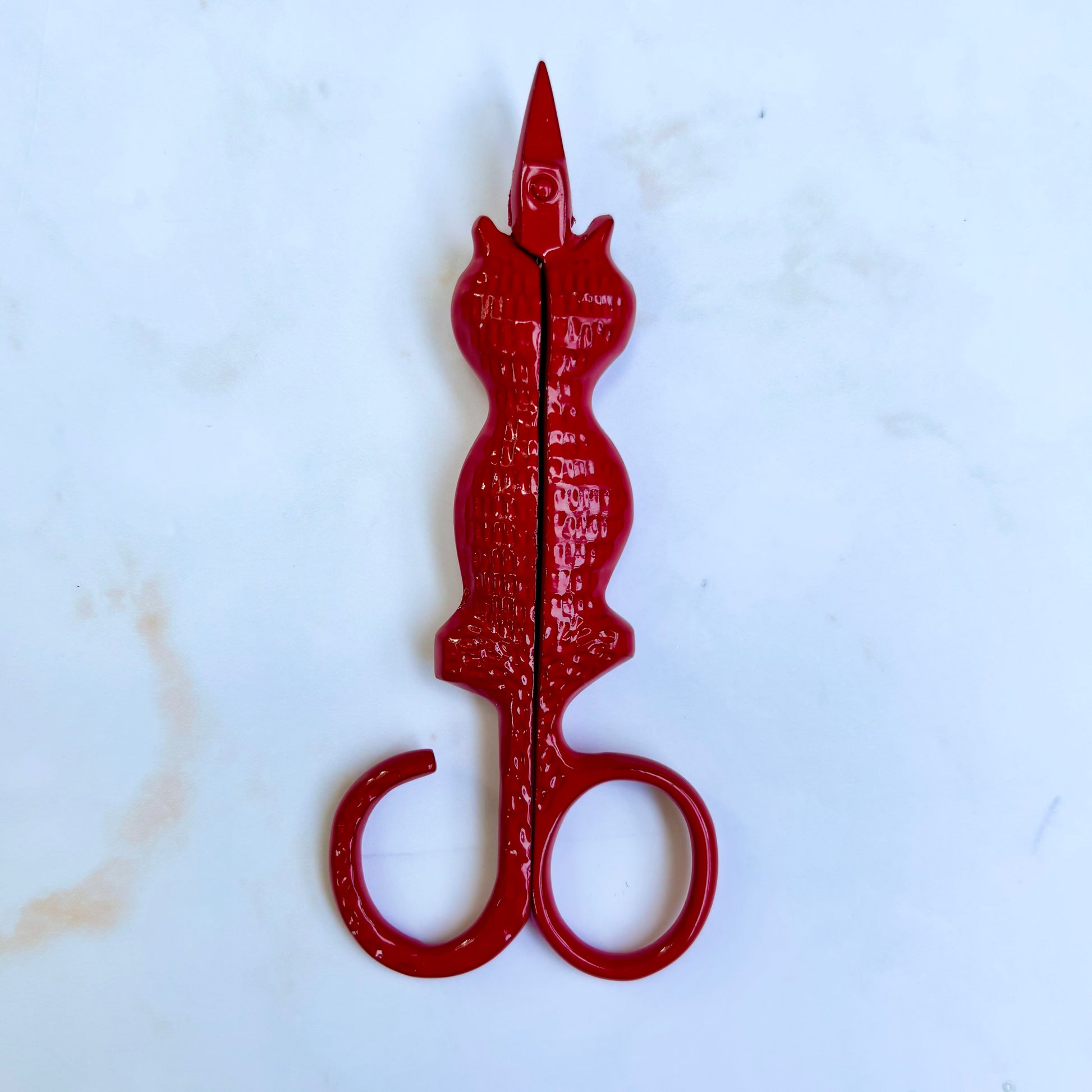 Cat Snips with tail finger loop and sharp stainless blades