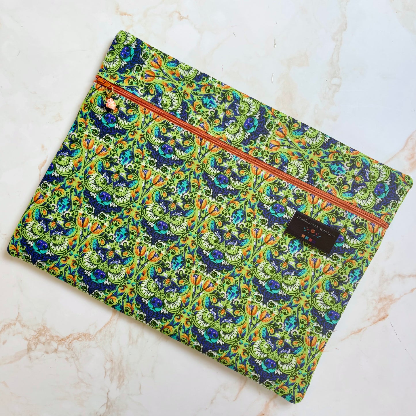 Tiny Beasts Green Bear Project Bag 11’x14’ (27.9cm x 35.6cm)