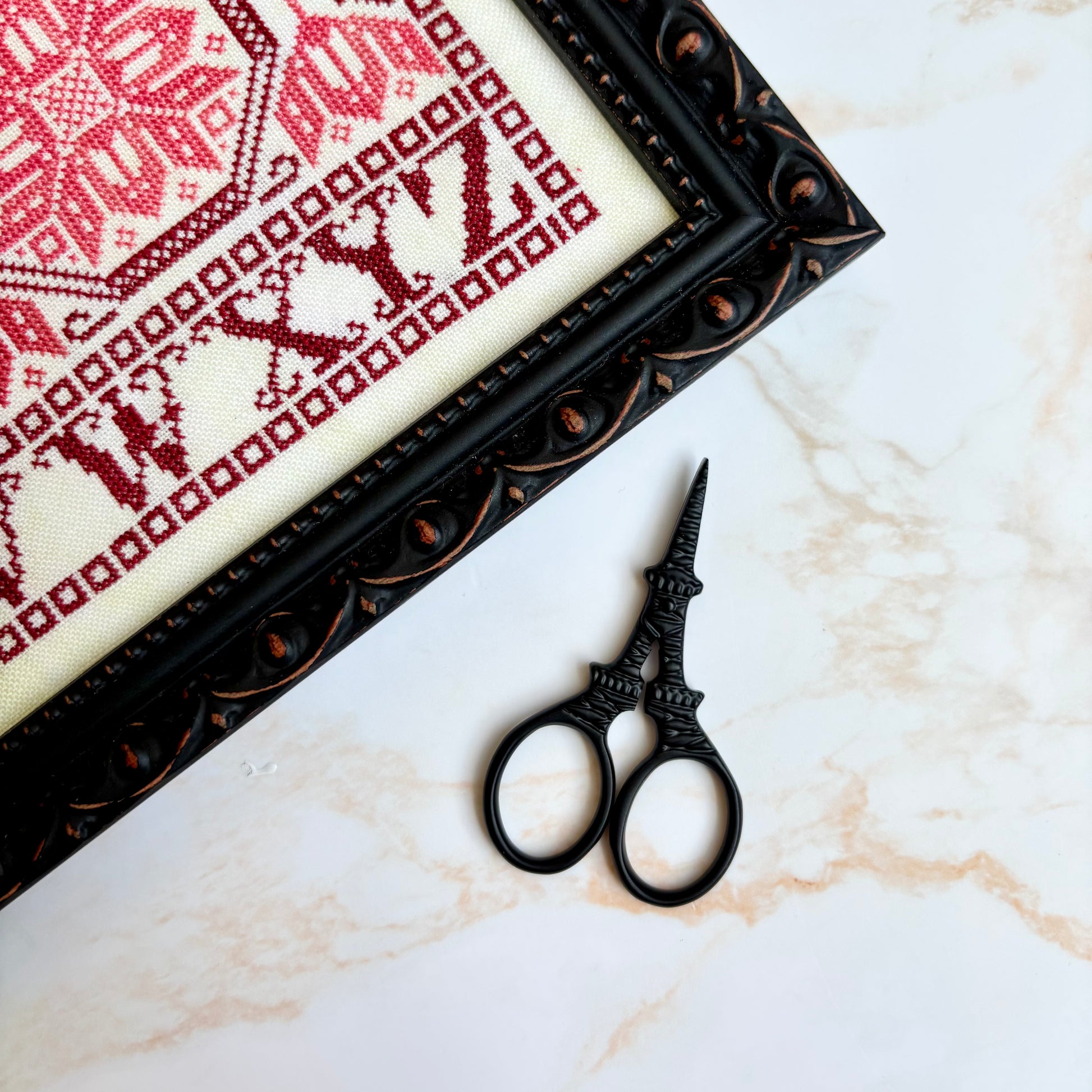 Eiffel‑shaped embroidery scissors, sharp stainless steel blades