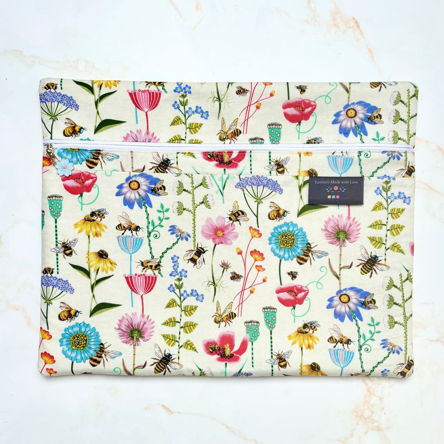 Bumblebees & Flowers Project Bag 11’x14’ (27.9cm x 35.6cm)