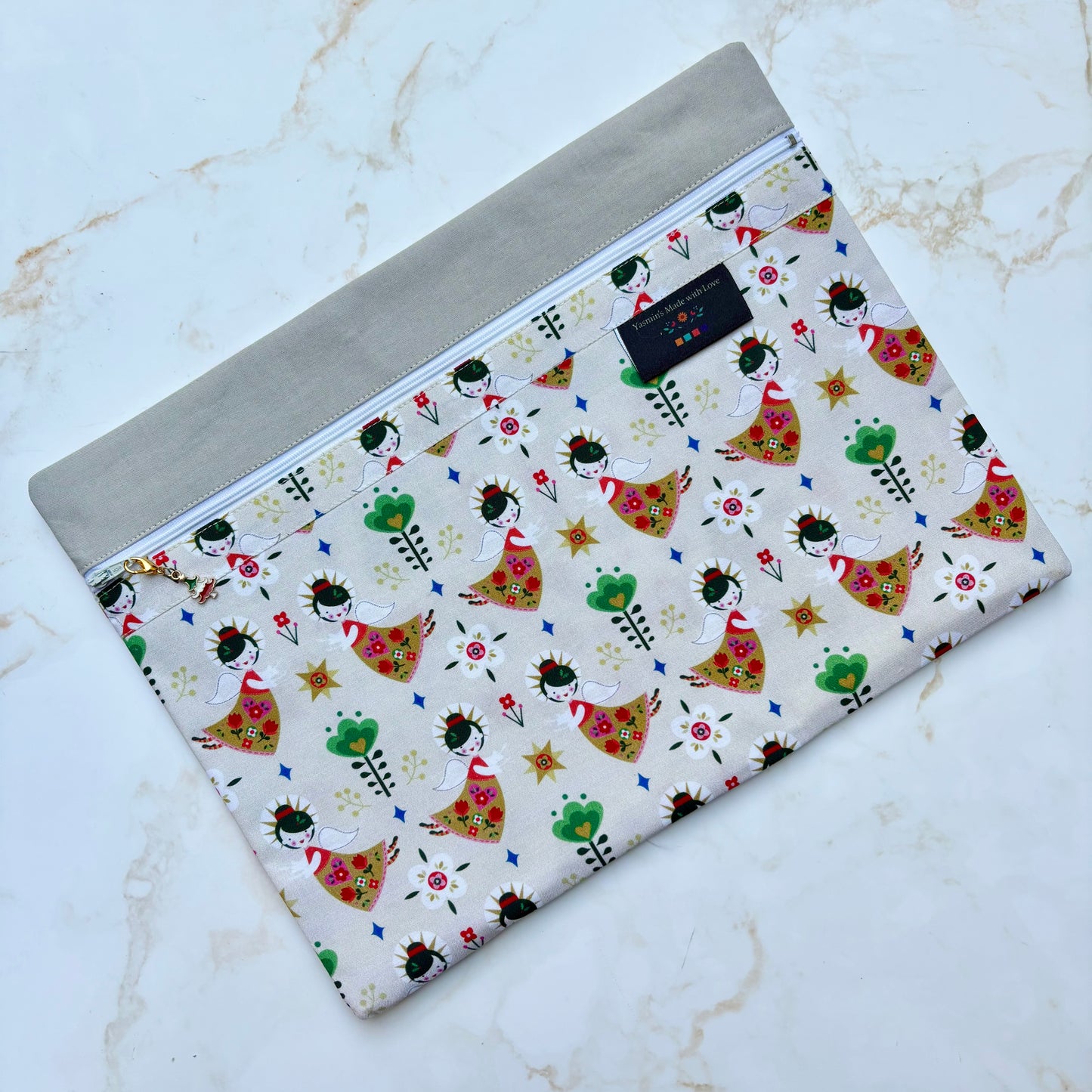 Christmas Project Bag Size: 11’x14’ (27.9cm x 35.6cm)